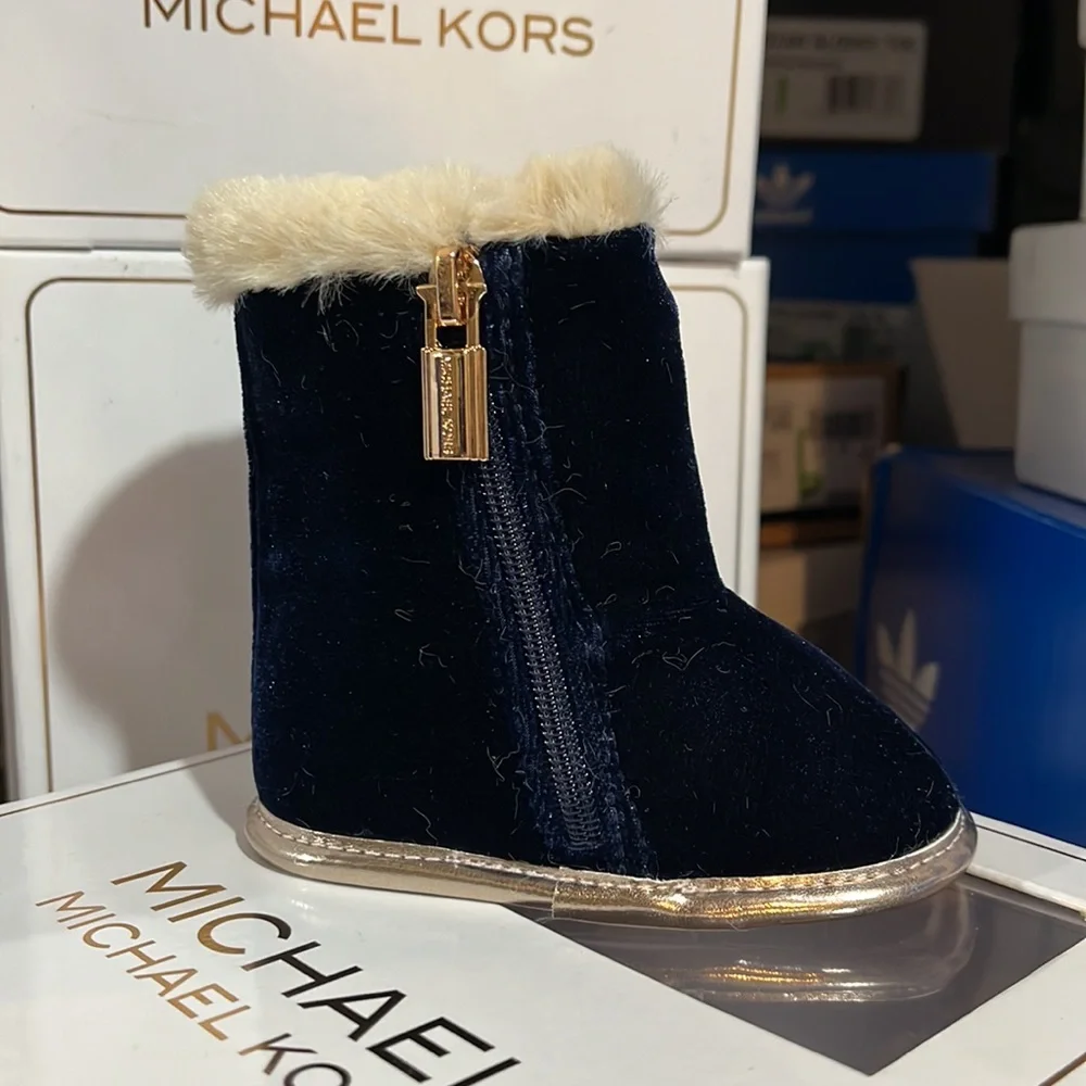 Michael Kors Baby Sweet Infant Booties Boots Shoes velour navy new Girls Size 2